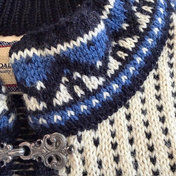 Vintage DALE of NORWAY Wool Pullover Ivory Sweater Medium - Picture 11 of 16